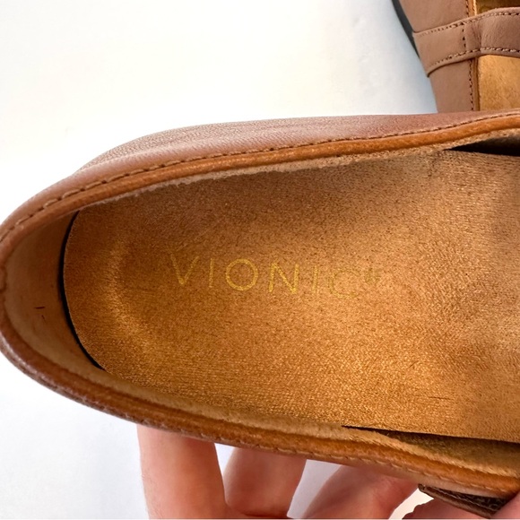 Vionic Alameda Mary Jane flats in tan leather, size 8 - Picture 6 of 8